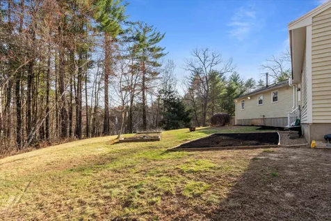 7 Merlin Place Londonderry NH 03053