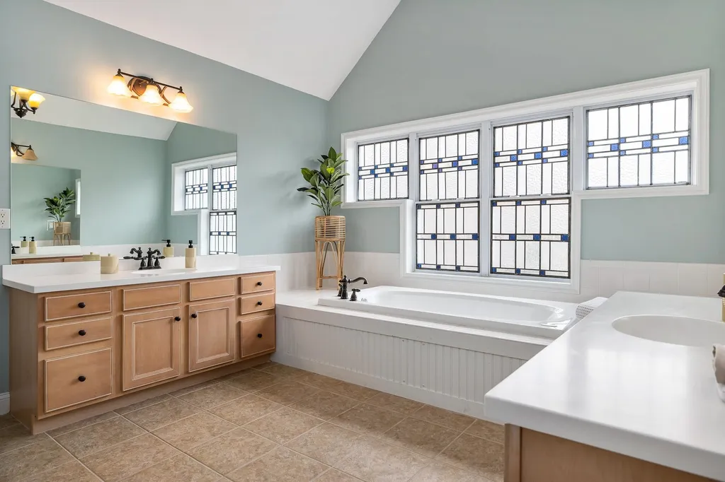3 Hemlock Way Stratham NH 03885