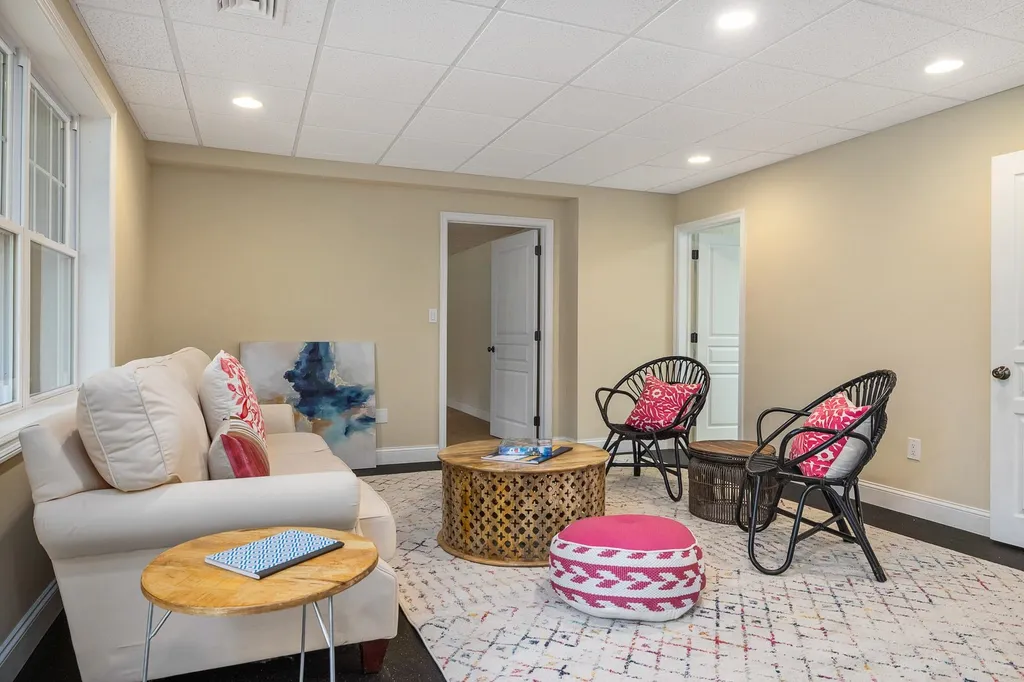 3 Hemlock Way Stratham NH 03885