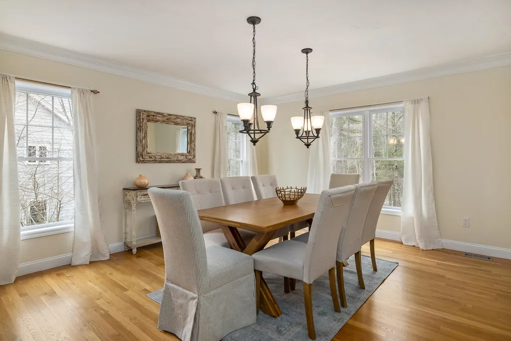 3 Hemlock Way Stratham NH 03885