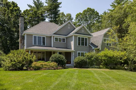 3 Hemlock Way Stratham NH 03885