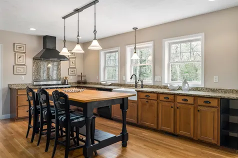 3 Hemlock Way Stratham NH 03885