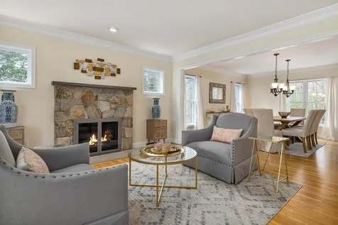 3 Hemlock Way Stratham NH 03885
