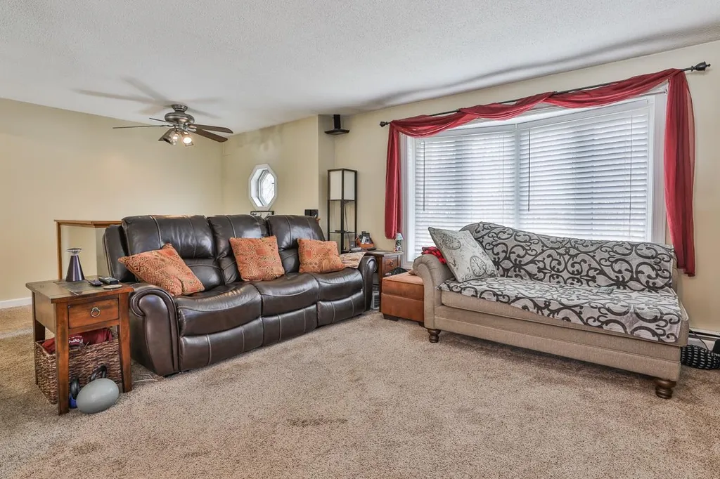 6 Huckleberry Road Raymond NH 03077