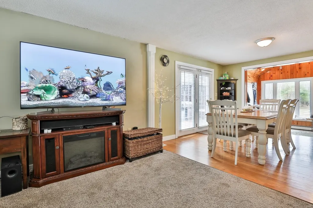 6 Huckleberry Road Raymond NH 03077