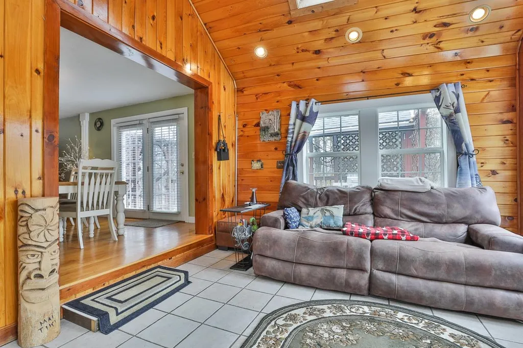 6 Huckleberry Road Raymond NH 03077