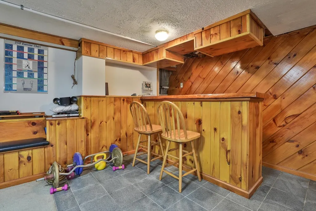6 Huckleberry Road Raymond NH 03077