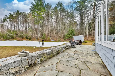 6 Huckleberry Road Raymond NH 03077