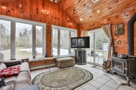 6 Huckleberry Road Raymond NH 03077