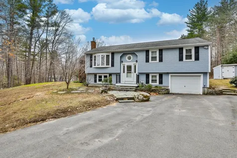 6 Huckleberry Road Raymond NH 03077