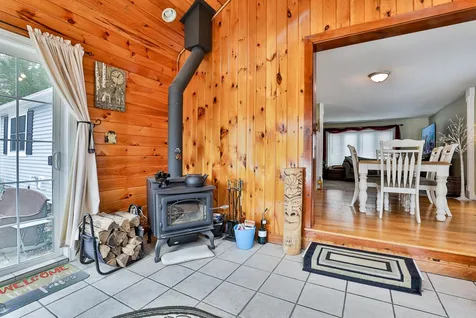 6 Huckleberry Road Raymond NH 03077