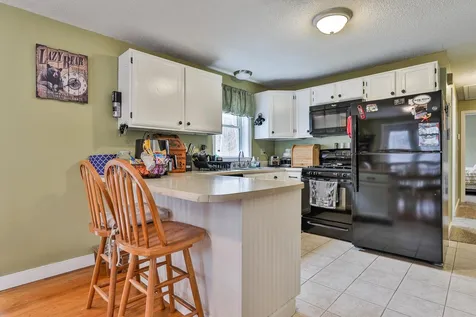 6 Huckleberry Road Raymond NH 03077