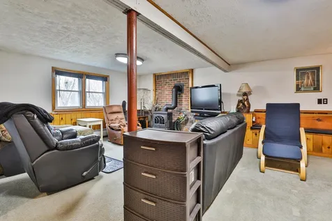 6 Huckleberry Road Raymond NH 03077