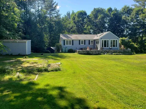 6 Huckleberry Road Raymond NH 03077