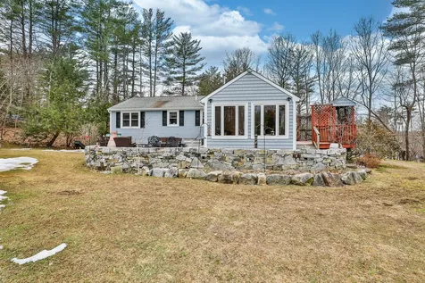 6 Huckleberry Road Raymond NH 03077