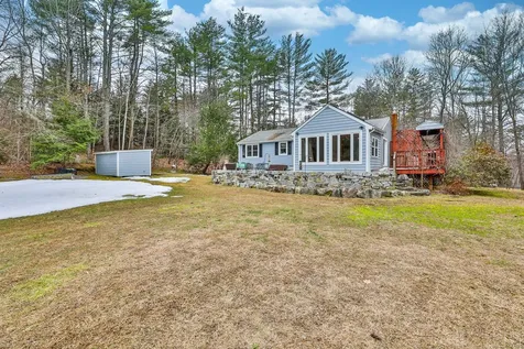 6 Huckleberry Road Raymond NH 03077