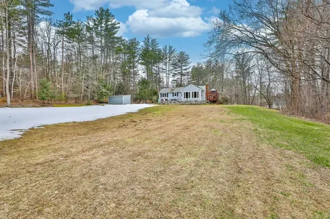 6 Huckleberry Road Raymond NH 03077