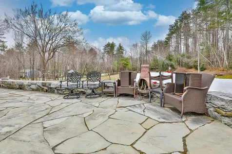 6 Huckleberry Road Raymond NH 03077