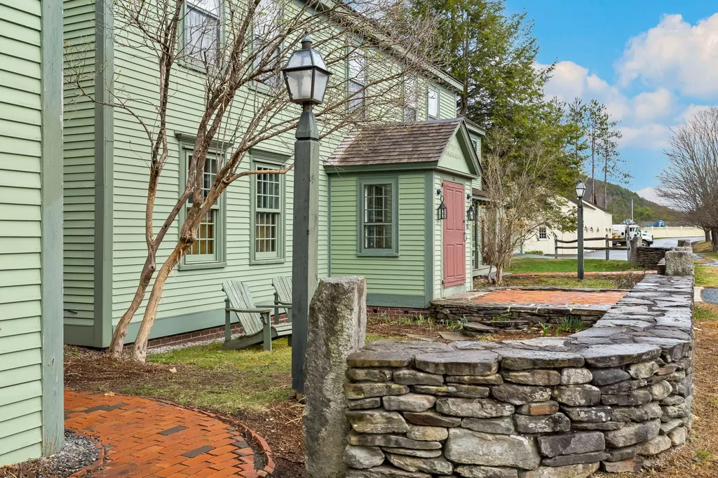 85 Dartmouth College Highway Lyme NH 03678