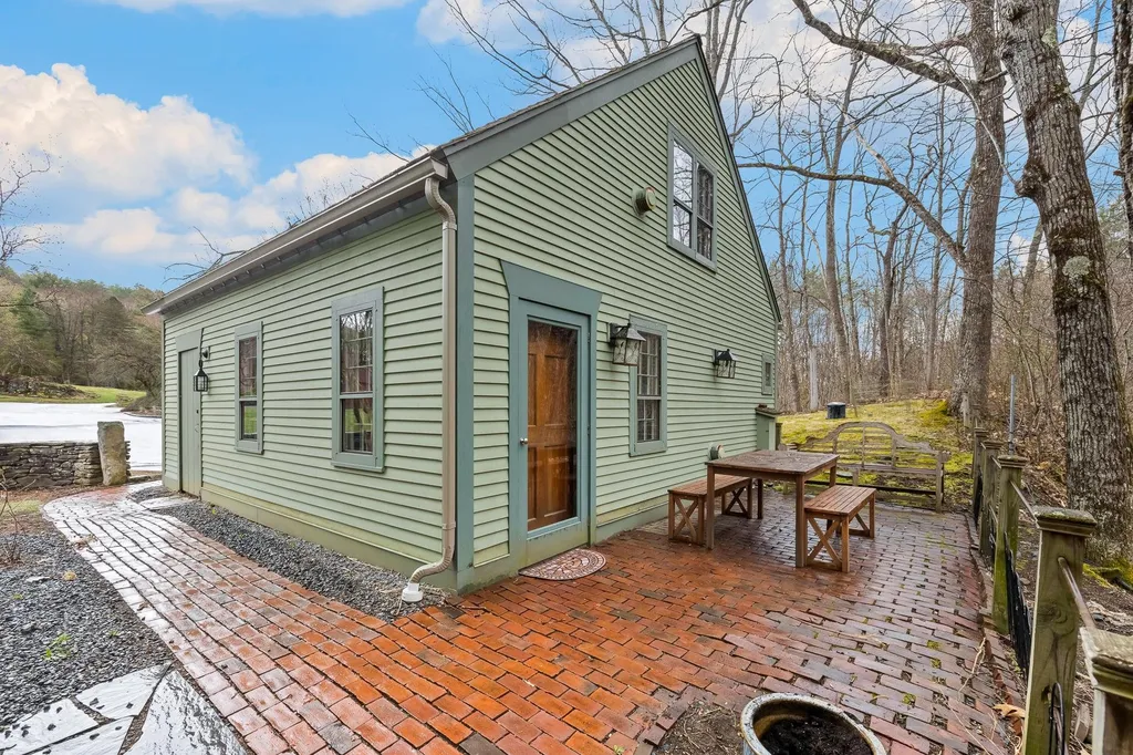 85 Dartmouth College Highway Lyme NH 03678