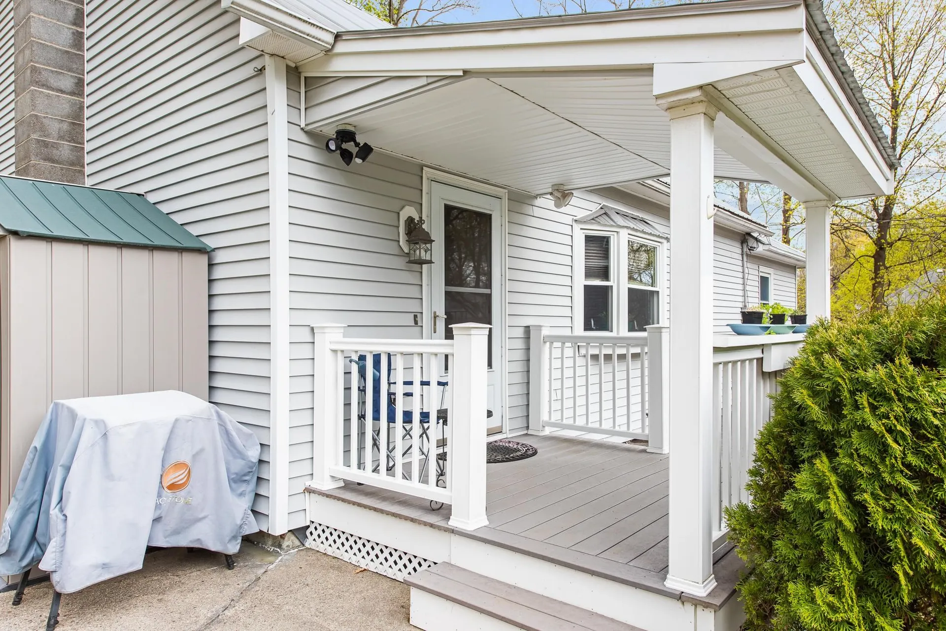 12 Pinedale Street Hudson NH 03051