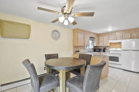 9 Oakridge Drive Londonderry NH 03053