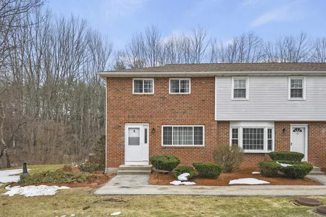 9 Oakridge Drive Londonderry NH 03053