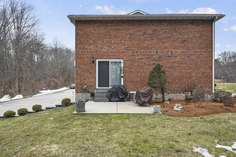 9 Oakridge Drive Londonderry NH 03053
