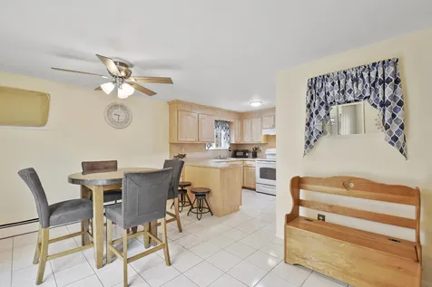 9 Oakridge Drive Londonderry NH 03053