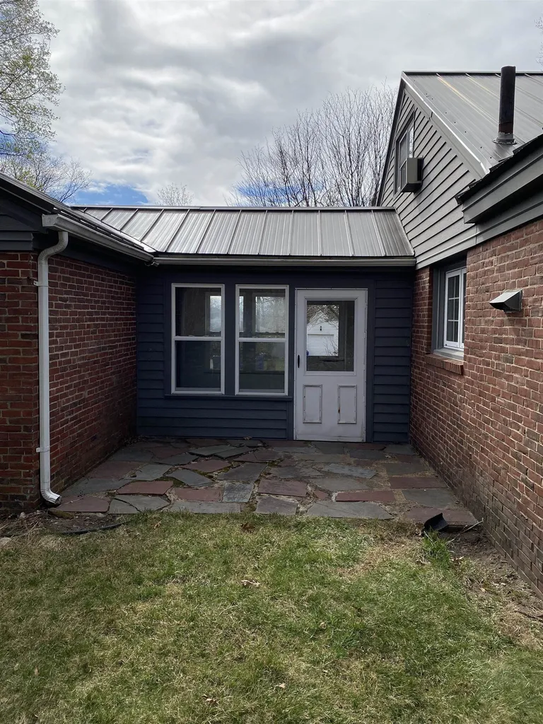 101 Bruce Road Manchester NH 03104