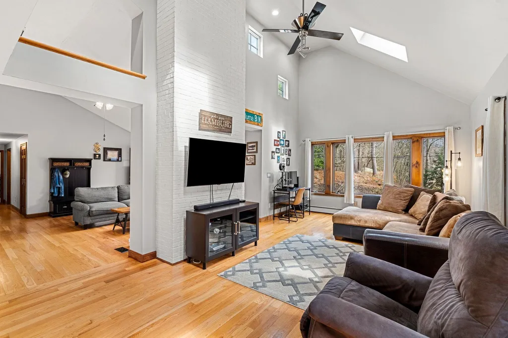68 Hampstead Road Danville NH 03819