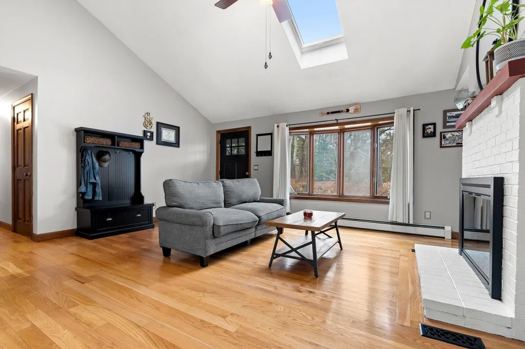 68 Hampstead Road Danville NH 03819