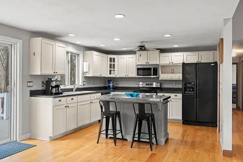 68 Hampstead Road Danville NH 03819