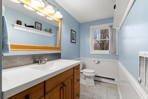 68 Hampstead Road Danville NH 03819