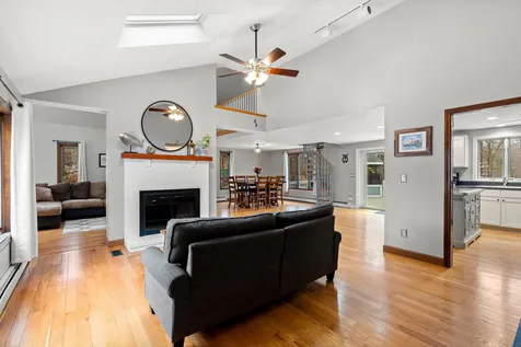 68 Hampstead Road Danville NH 03819