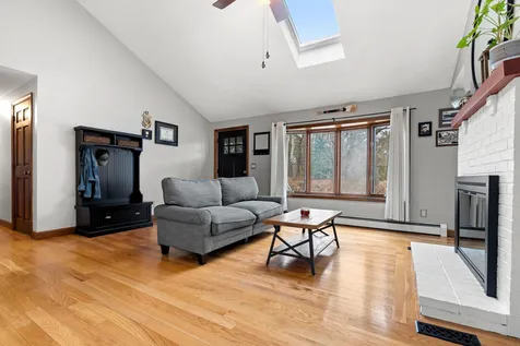 68 Hampstead Road Danville NH 03819