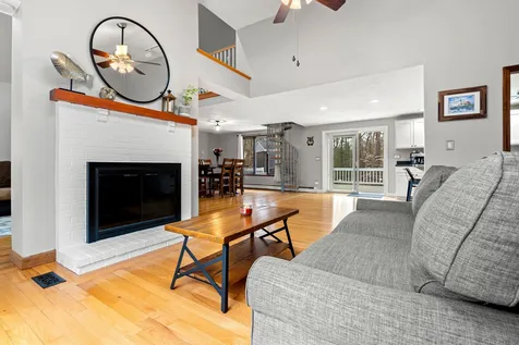 68 Hampstead Road Danville NH 03819