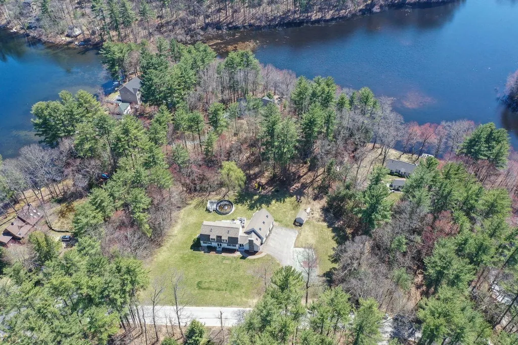 32 Rock Pond Road Windham NH 03087