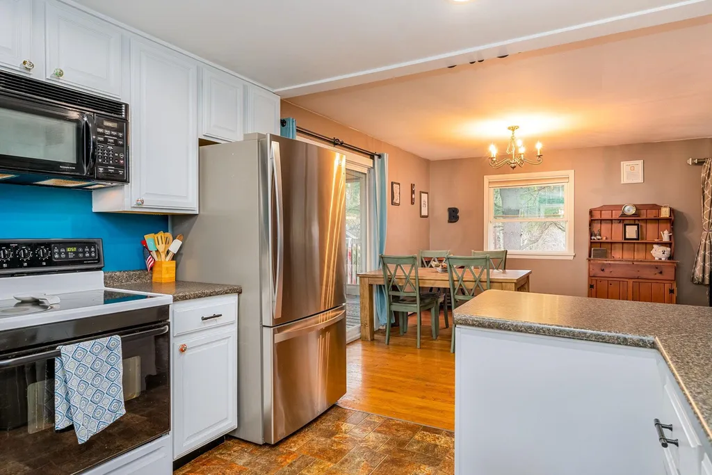 11 Robinhood Circle Montpelier VT 05602
