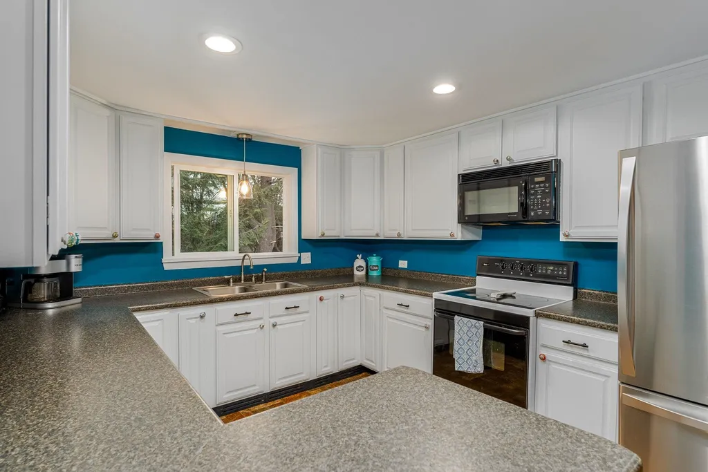 11 Robinhood Circle Montpelier VT 05602