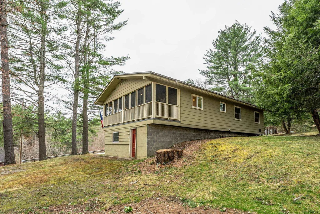 11 Robinhood Circle Montpelier VT 05602