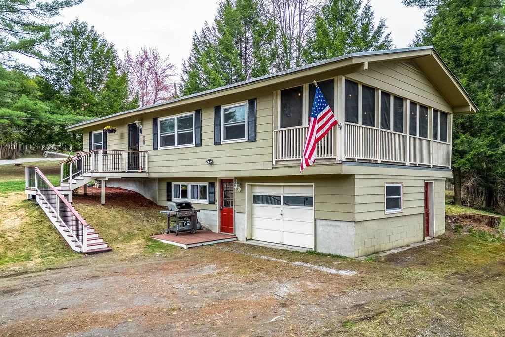 11 Robinhood Circle Montpelier VT 05602