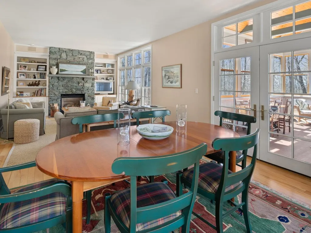 16 Wildwood Court Shelburne VT 05482
