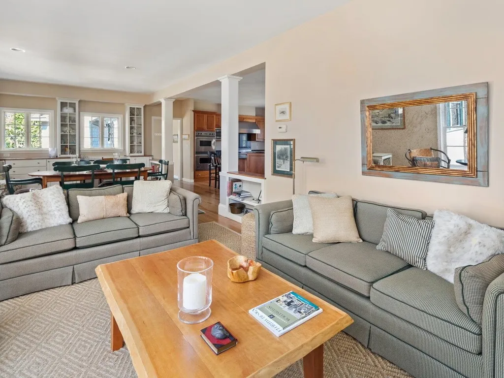 16 Wildwood Court Shelburne VT 05482