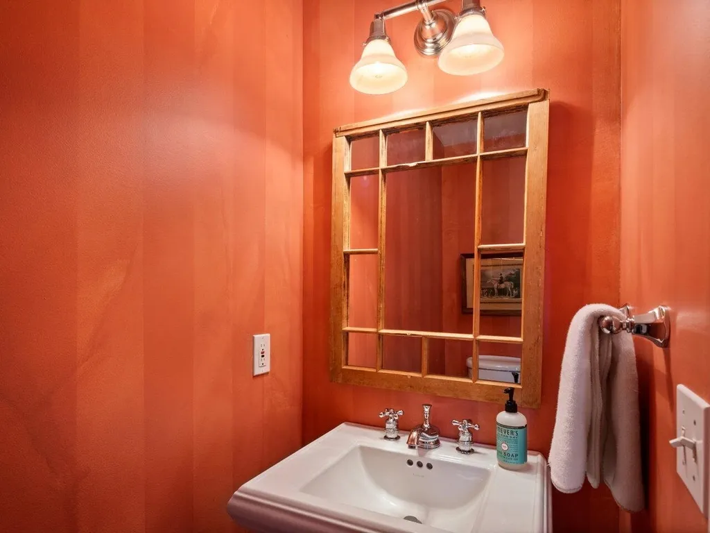 16 Wildwood Court Shelburne VT 05482