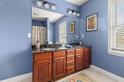 3 Dearborn Brook Circle Exeter NH 03833