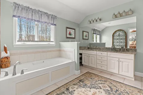 3 Dearborn Brook Circle Exeter NH 03833