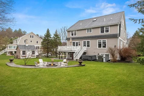 3 Dearborn Brook Circle Exeter NH 03833