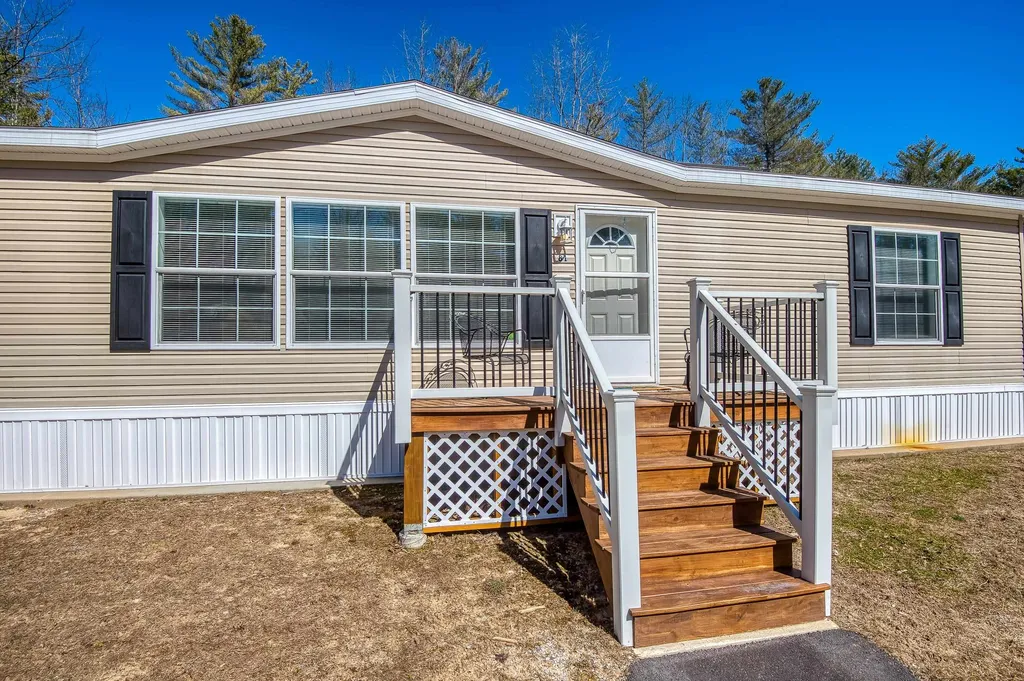 81 Buckingham Drive Conway NH 03818