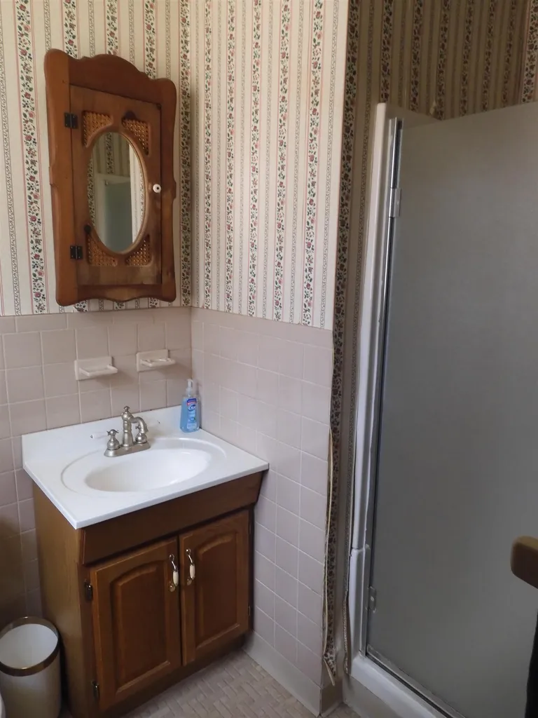 16 Claire Avenue Derry NH 03038
